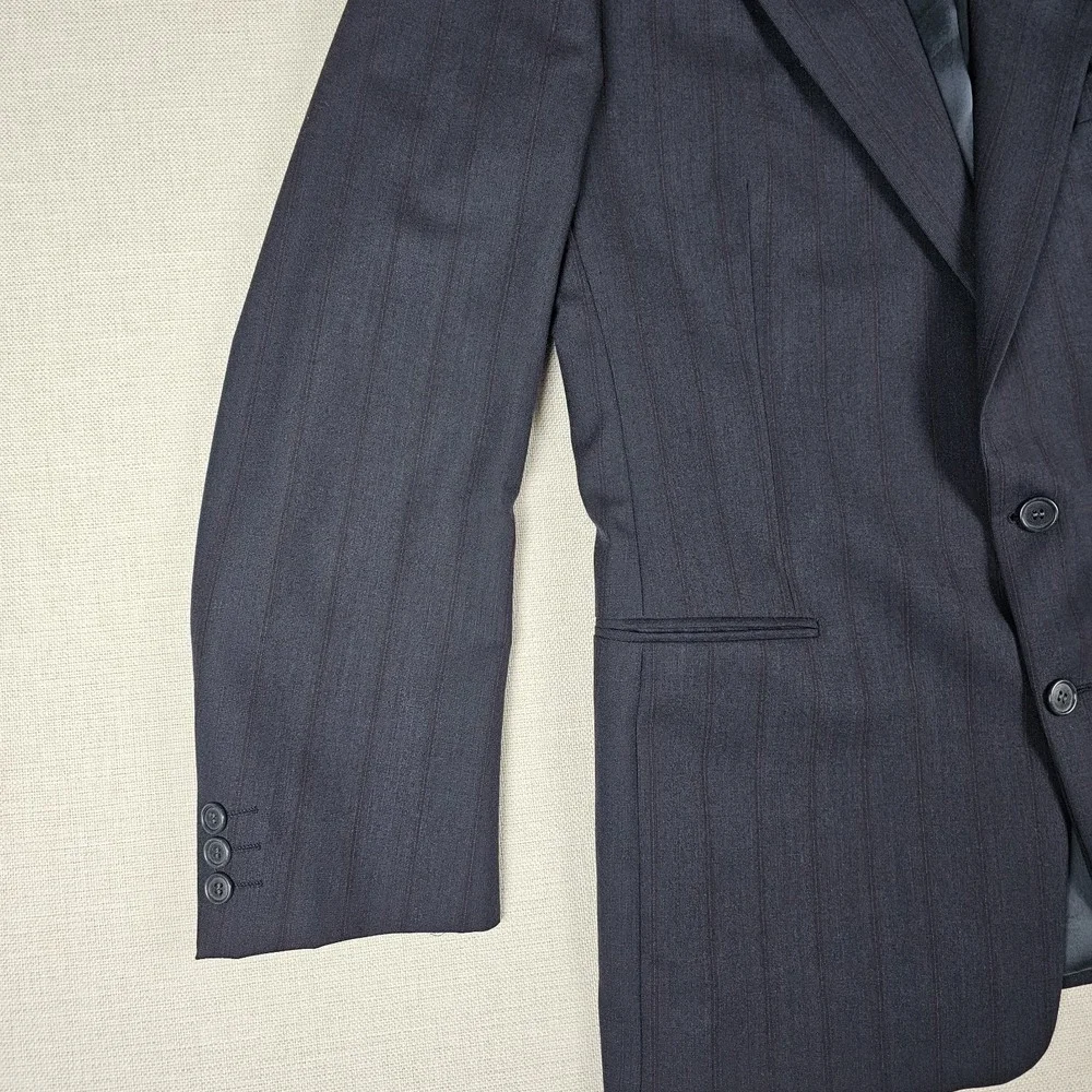 Yves Saint Laurent very good
